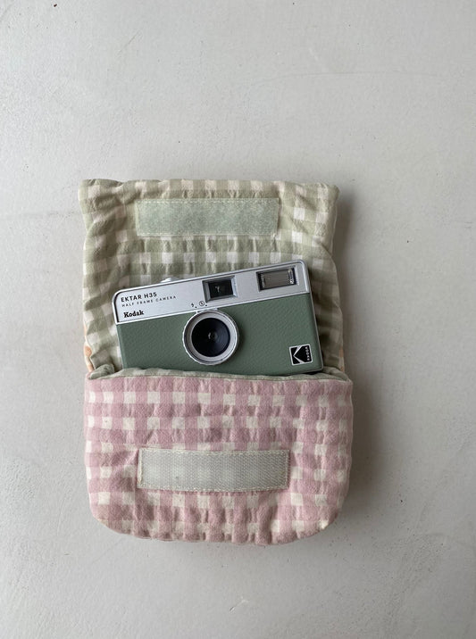 BLOSSOM PADDED CAMERA POUCH