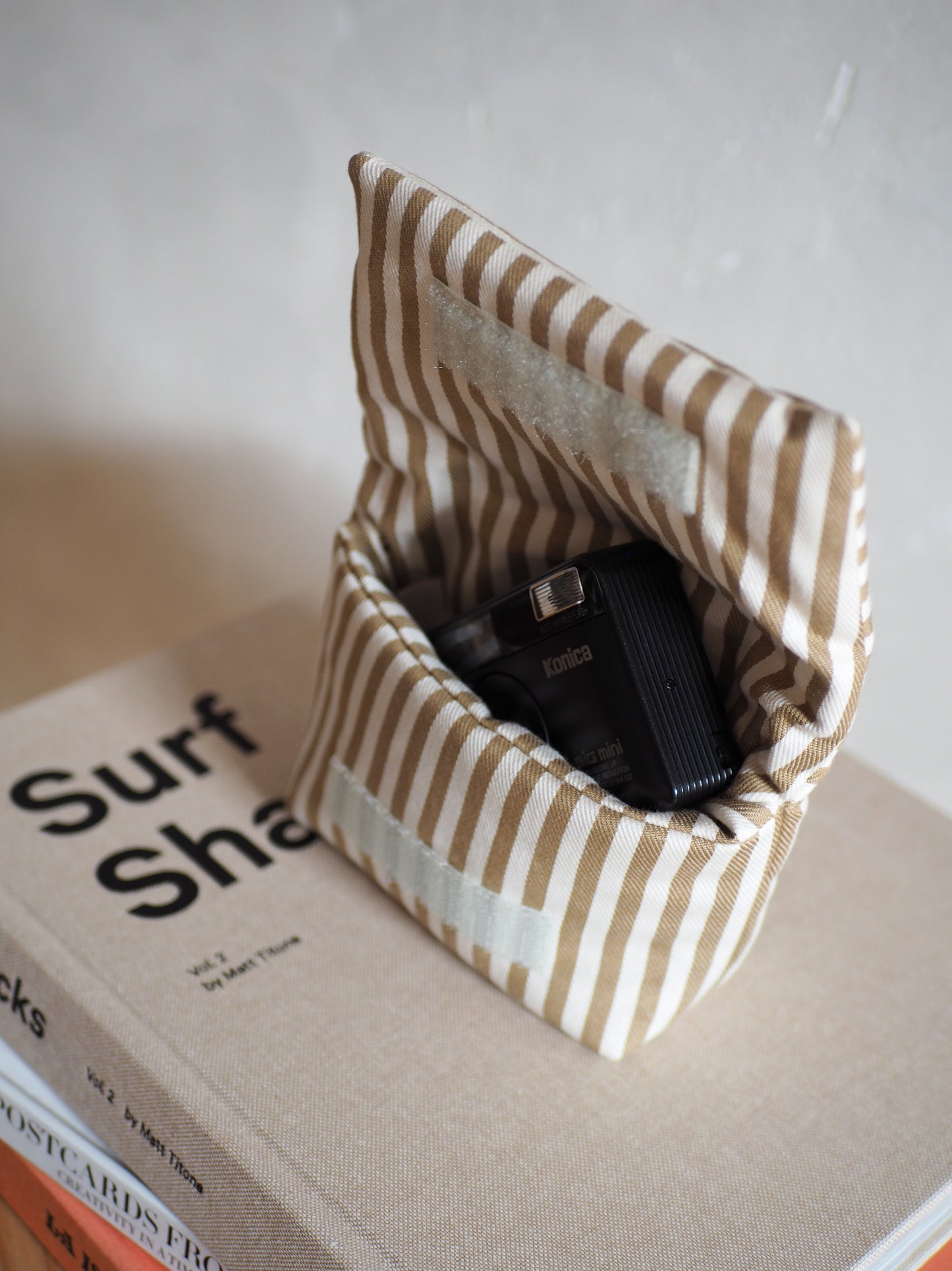 BROWN STRIPED CAMERA POUCH